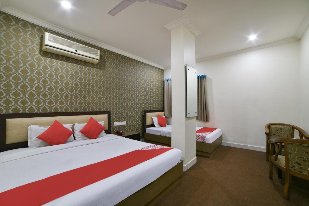 Oyo Imax Inn Near Charminar Hyderabad Exterior photo